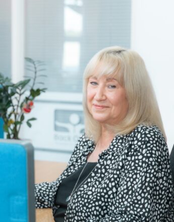 Beverly Longshaw, Payroll Account Manager