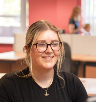 Georgia Nellist, Payroll Account Manager